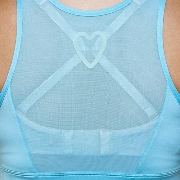 Racerback Bra Clip, Conceal Straps and Cleavage Control Bra Clips - Picture 4 of 5